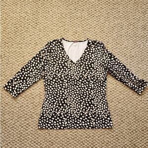 J. MCLAUGHLIN Smooth Stretch Leopard Print V-Neck Top Size Large